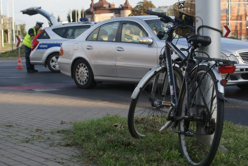 Potrącenie rowerzystki na rondzie Celtyckim w Kaliszu