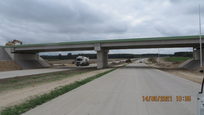 S7 na północ od Warszawy. Eksperymentalny beton na nowej trasie. Kiedy otwarcie? "Zakładamy oddanie odcinków w tym roku"