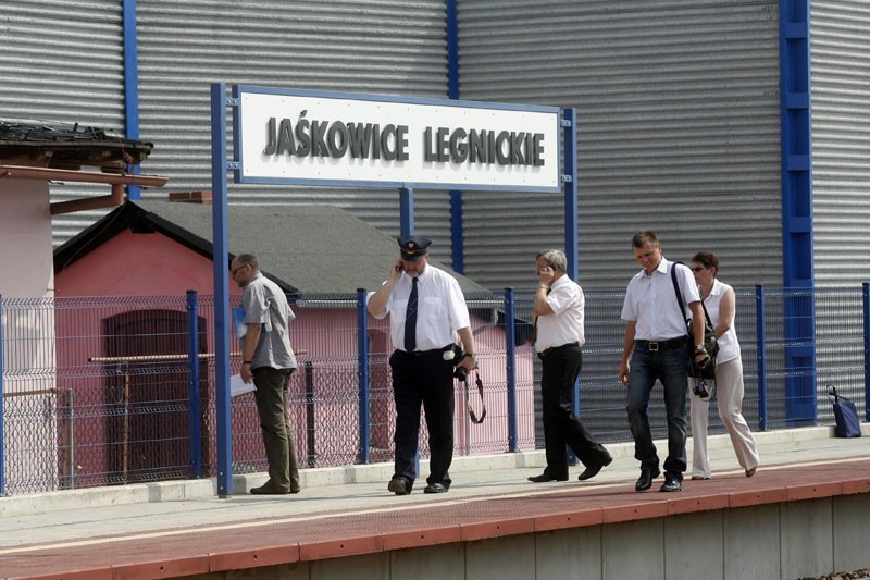 Zakończyła się modernizacja linii kolejowej Legnica - Szczedrzykowice(ZDJĘCIA)