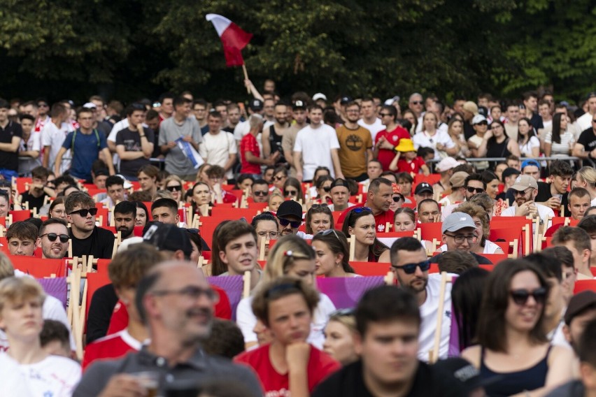 Prezydent Krakowa i tłumy kibiców wspierali Biało-Czerwonych w strefie kibica przy Tauron Arenie