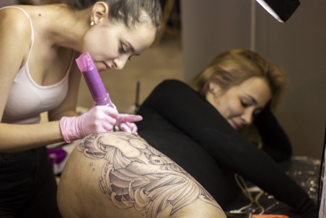 Festiwal tatuażu artystycznego w Międzynarodowym Centrum Kongresowym w Katowicach. Zobacz ZDJĘCIA z DRUGIEGO dnia imprezy. Przesuwaj strzałką w prawo >>>