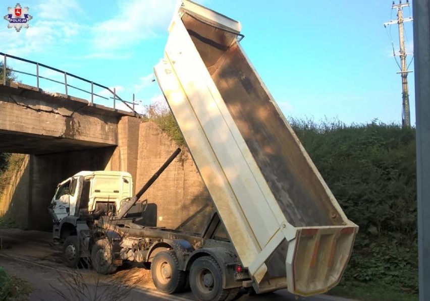 Piotrowice: Kierowca ciężarówki wjechał w wiadukt

W miniony...