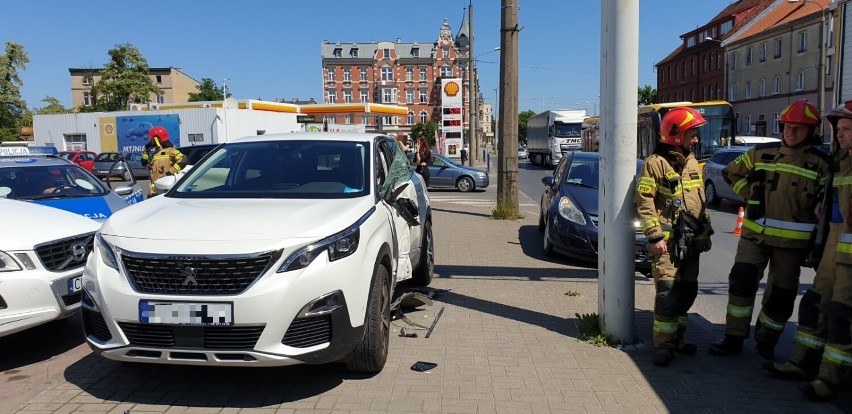 Wypadek na ul. Focha w Grudziądzu. Zderzyły się dwa samochody