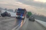 Groźne dachowanie na DK 44 w Spytkowicach. Jedna osoba ranna w wypadku