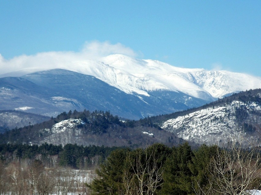 W stanie New Hampshire wznosi się Góra Waszyngtona,...