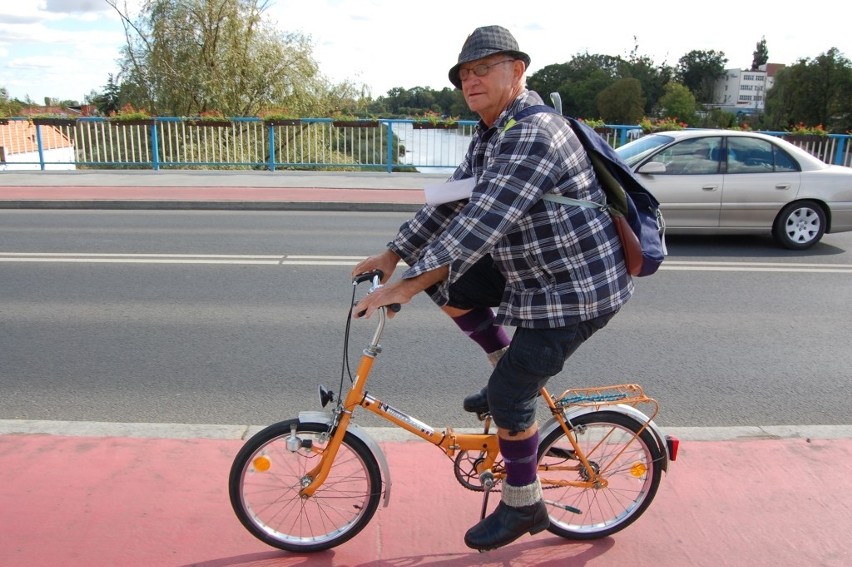 Wiekowe rowery, stroje i muzyka. Bicykle nad Wartą czyli Promenada jak za dawnych lat 2012 (GALERIA)