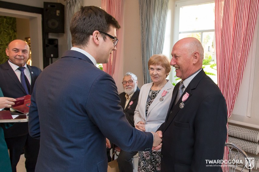 Złote gody w Twardogórze. Pięć par odebrało prezydenckie odznaczenia