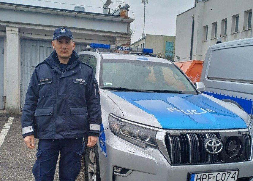 Policjanci ratowali życie kierowcy tira podczas protestu rolników pod Piotrkowem