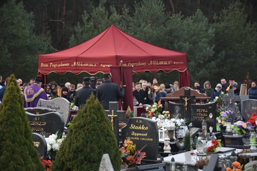 Pogrzeb Patryka Brzykcego z Wągrowca. Spoczął na cmentarzu komunalnym w Wągrowcu [ZDJĘCIA]