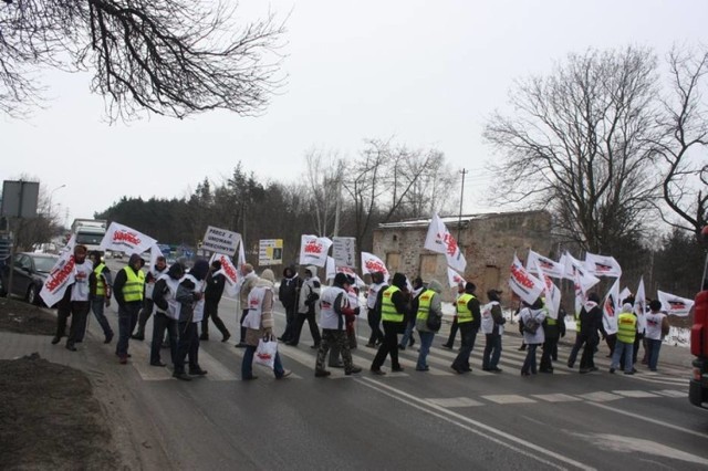 Blokada drogę w Łomiankach. Mieszkańcy zablokują wylotówkę z Warszawy. Tak będzie co miesiąc