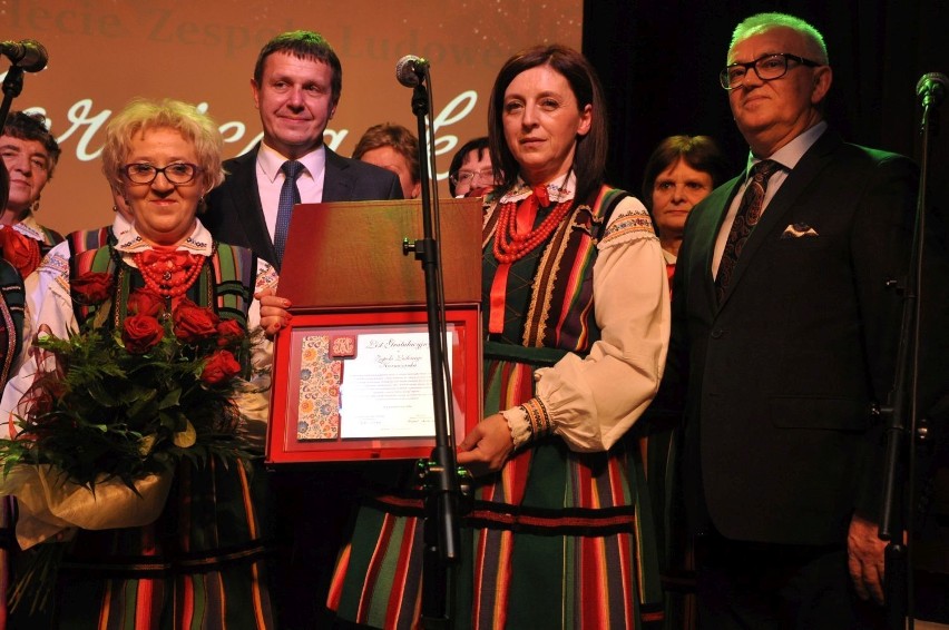  „Korniczanka” ma 20 lat. W Końskich były gratulacje, życzenia, tort i jubileuszowy koncert [ZDJĘCIA, wideo]