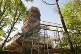 Wieża widokowa w Parku Sobieskiego w Wałbrzychu: Już rdzawa i oświetlona. Internauci o nowej atrakcji - ładna już była. Zobaczcie zdjęcia
