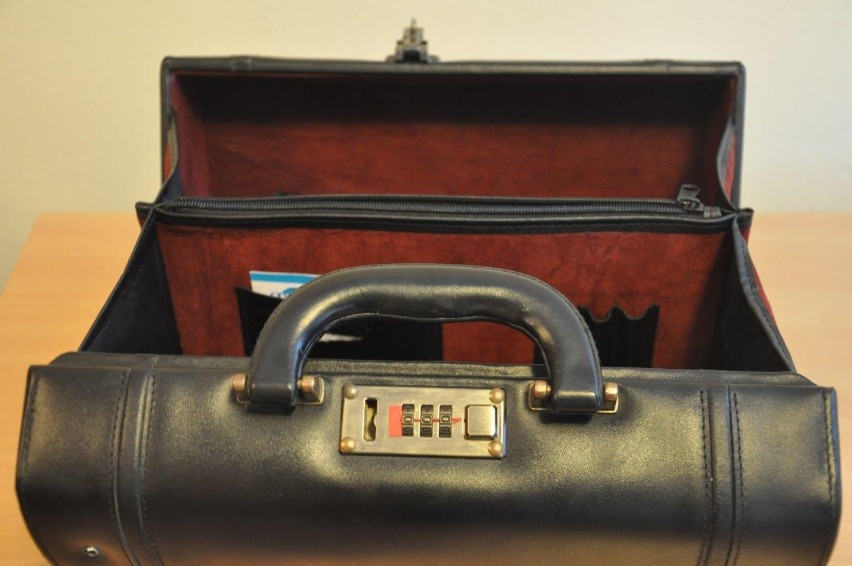 Wylicytuj kufer z dukatami lub maszynę do pisania