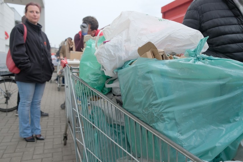 Akcja Kuriera "Drzewko za makulaturę"