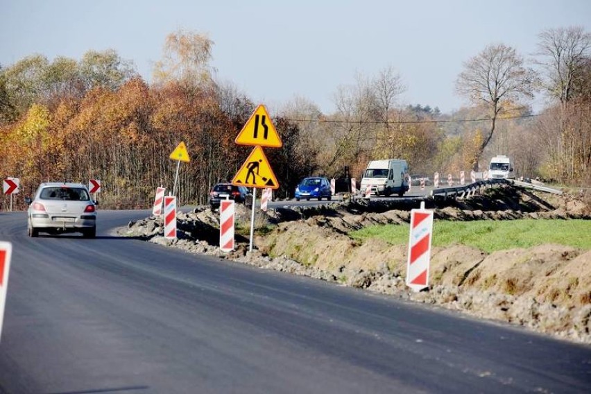 Ta kwota  ma stanowić wkład własny do zadania „Przebudowa...