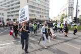 Pikieta i marsz mieszkańców Wesołej, utrudnienia w centrum Warszawy [ZDJĘCIA] To protest przeciwko obwodnicy