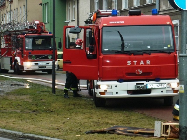 Pożar w Złotowie. Dwie osoby ranne [ZDJĘCIA]