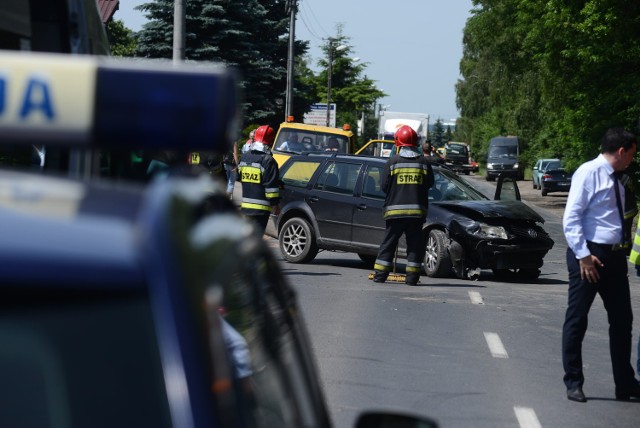 Wypadek na Skórzewskiej w Poznaniu: Zderzenie 4 aut. Są ranni