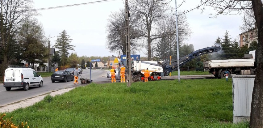 Trwają prace na skrzyżowaniu ulic Pszowskiej i Górniczej w...