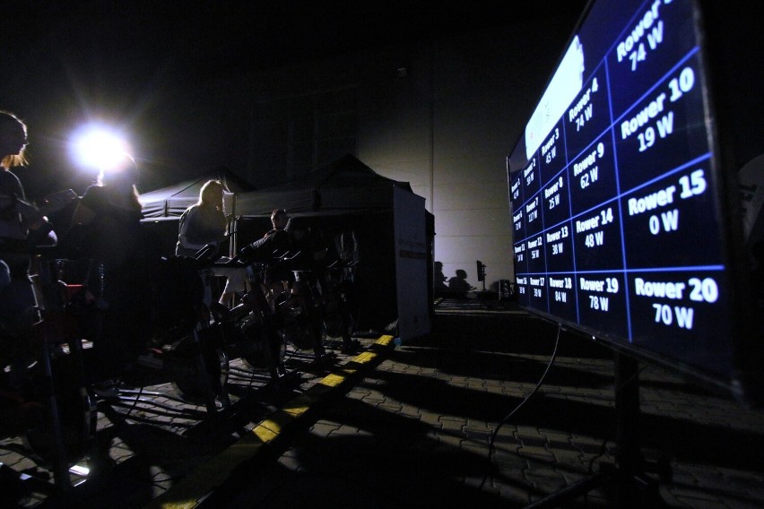 Lublin. Musieli pedałować by obejrzeć film. Za nami „Kino rowerowe” przed Targami Lublin. Fotorelacja