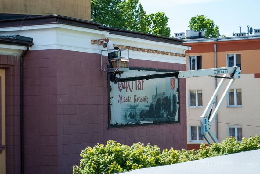 Domki dla jerzyków w Kraśniku. Miasto stawia na ekologiczne zwalczanie owadów