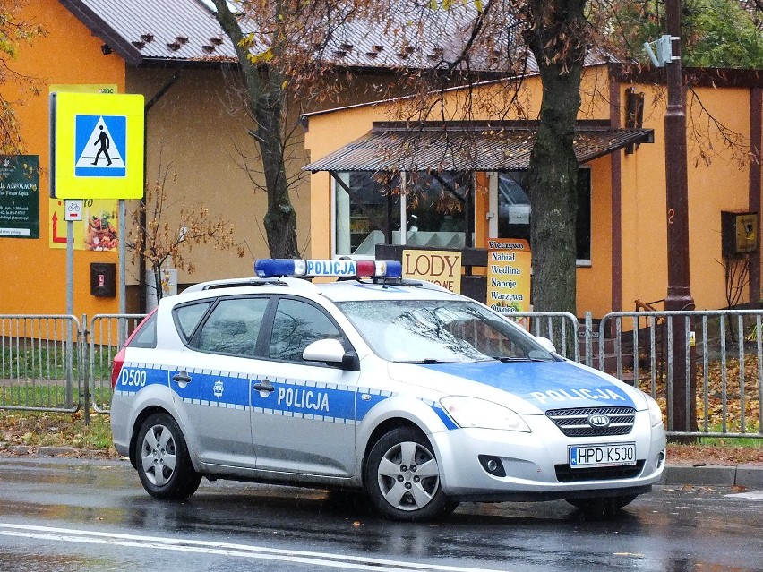 Wypadek w Kraśniku: Pieszy wtargnął pod samochód. Był pijany ZDJĘCIA