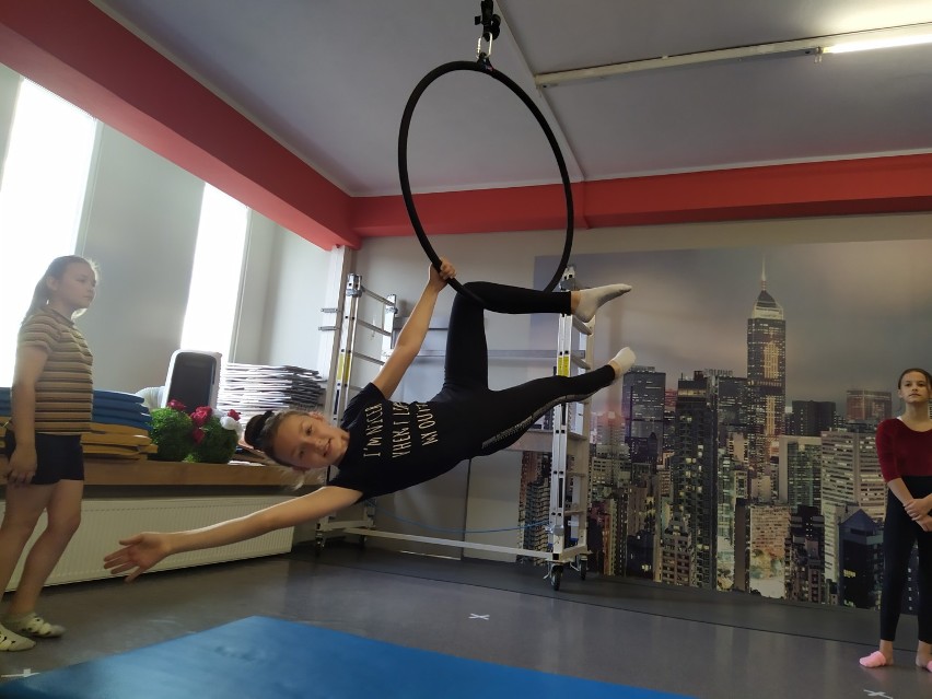 Studia Tańca Rytmix zaprasza na wakacyjne warsztaty z Aerial Hoop