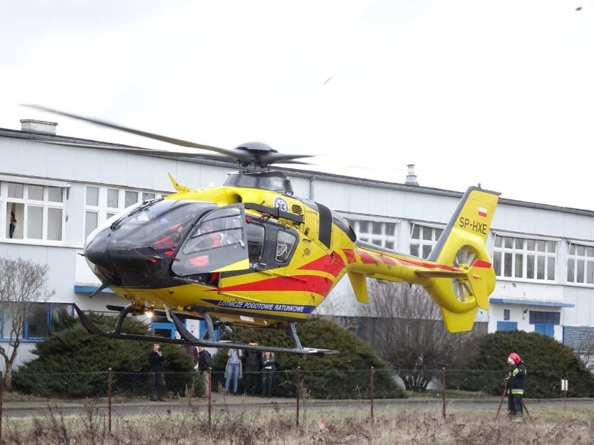 Groźny wypadek we Wrocławiu. Rannego zabrał helikopter (ZOBACZ ZDJĘCIA)