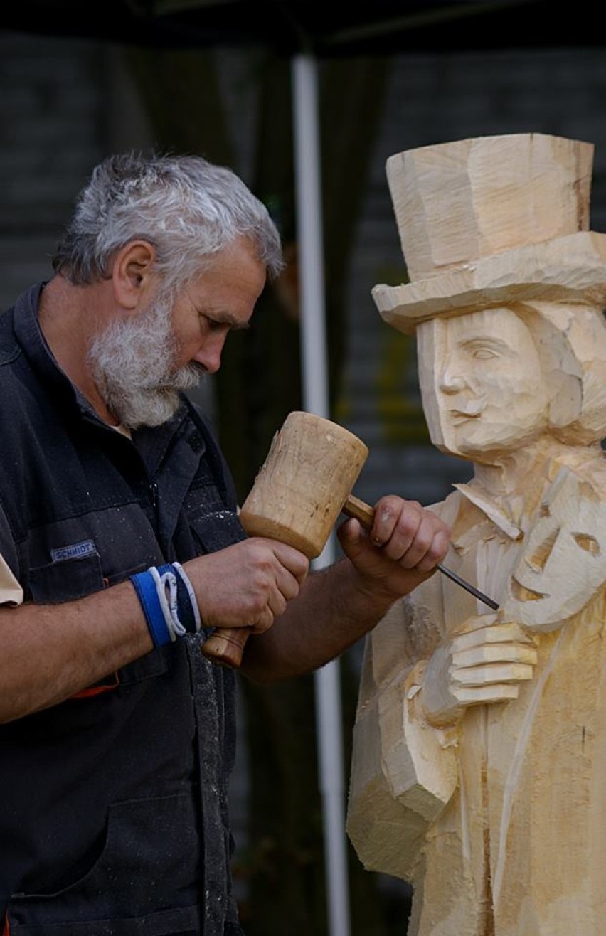 Plener rzeźbiarski w Rakowcu