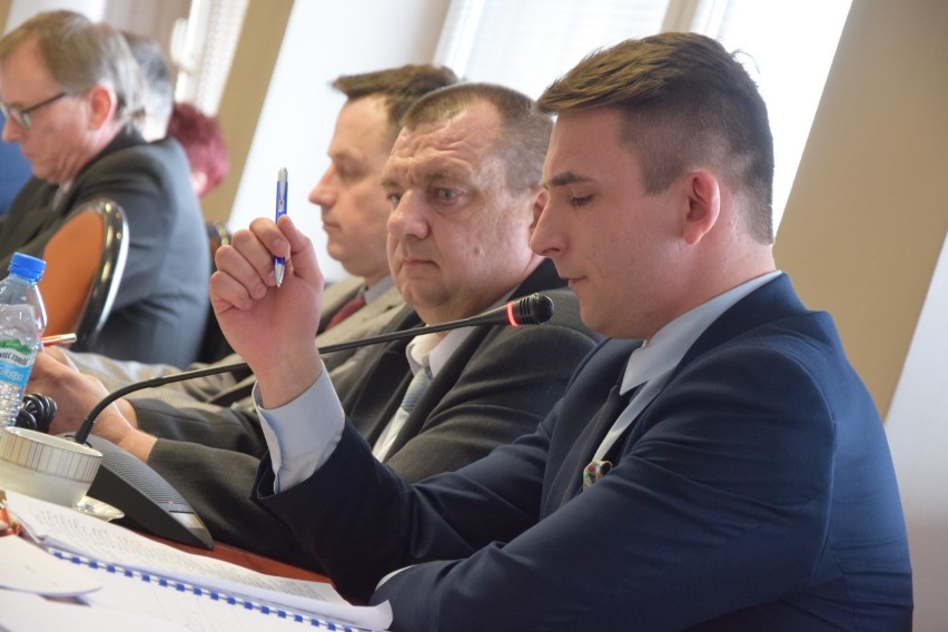 Opozycyjny radny Arkadiusz Góraj widzi w decyzji politykę