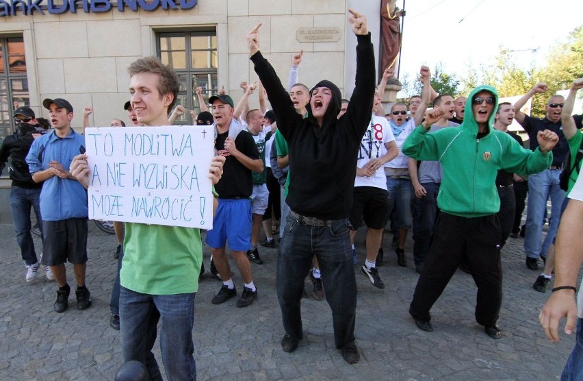 Wrocław: Przeszły manifestacje NOP-owców oraz gejów i lesbijek (ZDJĘCIA)