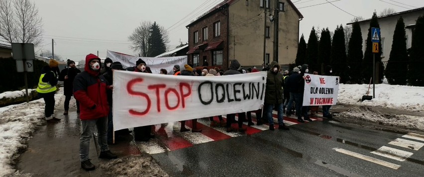 Protest mieszkańców Dąbrowy Górniczej w sprawie odlewni...