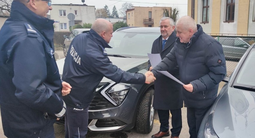 Nowe auta dla policjantów z Elbląga i Pasłęka! ZDJĘCIA