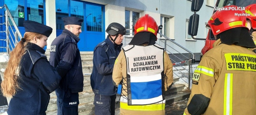 Ładunek wybychowy w myszkowskiej komendzie policji. Ćwiczenia ZDJĘCIA 