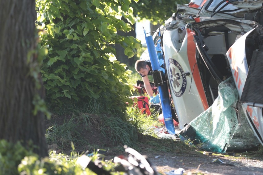 Tragiczny wypadek karetki wydarzył się na trasie między...