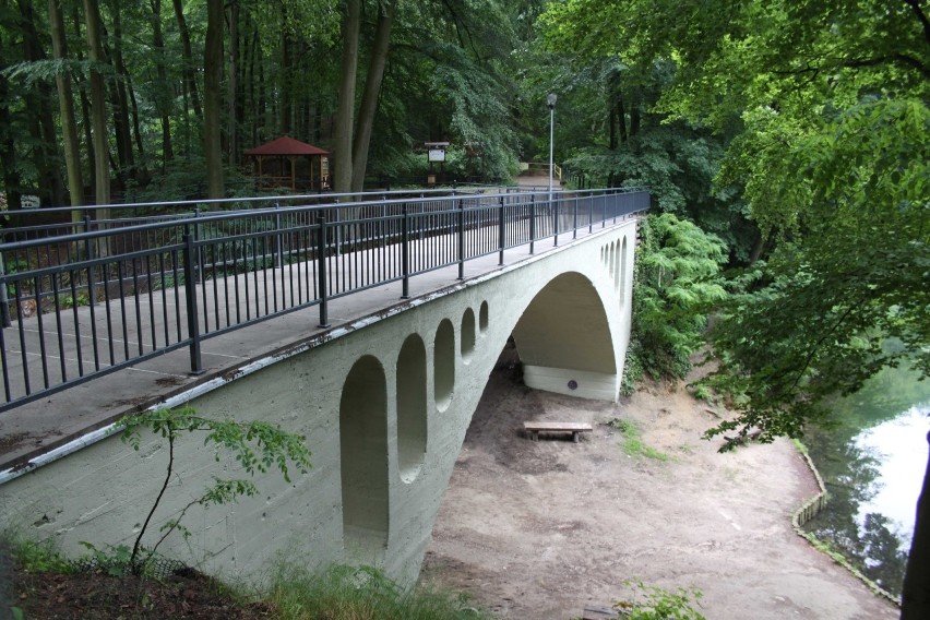 Koniec prac nad Szmaragdowym. Zobaczcie, jak teraz wygląda mostek [ZDJĘCIA]