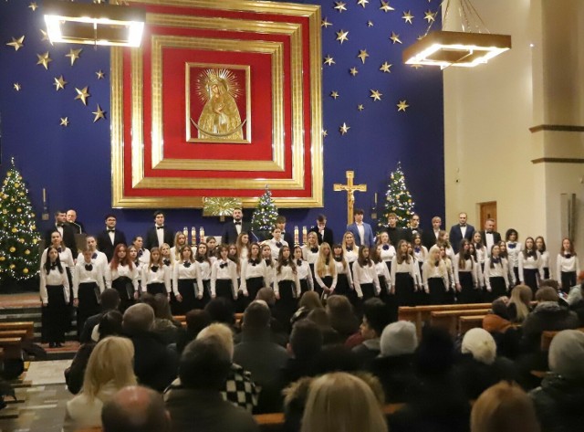 Piękny koncert kolęd w radomskim kościele. Zobacz zdjęcia >>>