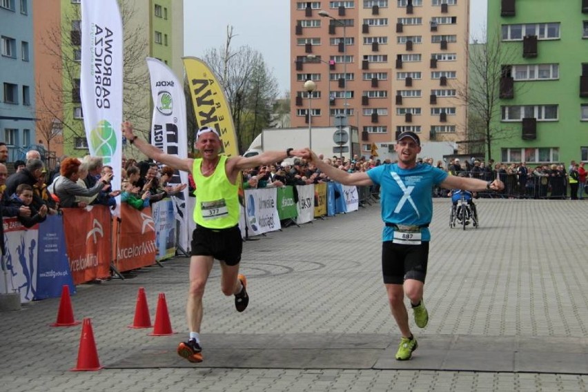 Zmagania w Półmaratonie Dąbrowskim gromadzą na starcie wielu...