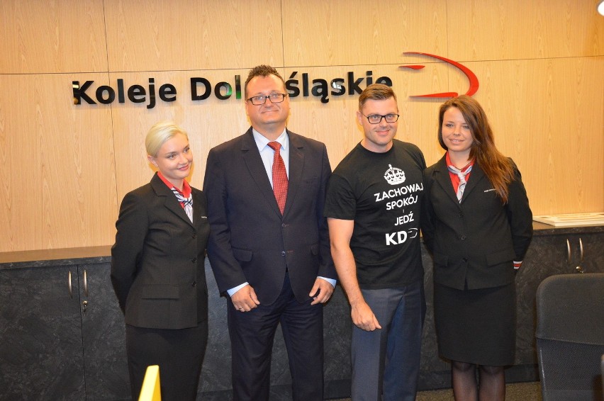 Biuro Obsługi Klienta Kolei Dolnośląskich działa na dworcu we Wrocławiu (ZDJĘCIA)