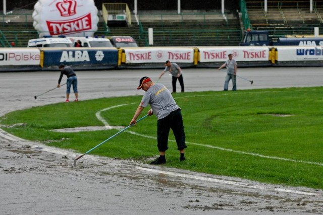 W 2011 roku deszcz uniemożliwił jazdę we Wrocławiu. W niedzielę było tak samo