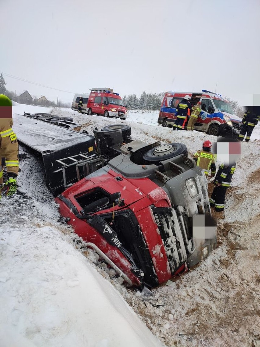 Wypadek na remontowanym odcinku drogi między Marianką a Turzem ZDJĘCIA