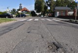 Remont odcinków ulic Kamiennej i Kmicica w Człuchowie - nowy asfalt zostanie położony w ciągu dwóch miesięcy przez firmę ze Złotowa