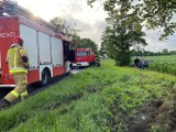 Trzy zdarzenia drogowe, w tym dachowanie, wczoraj popołudniu 