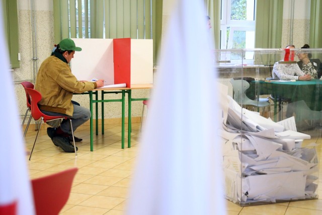 W Jeleniej Górze na wyniki wyborów czekaliśmy wczoraj (16.10) do godz. 21.00.