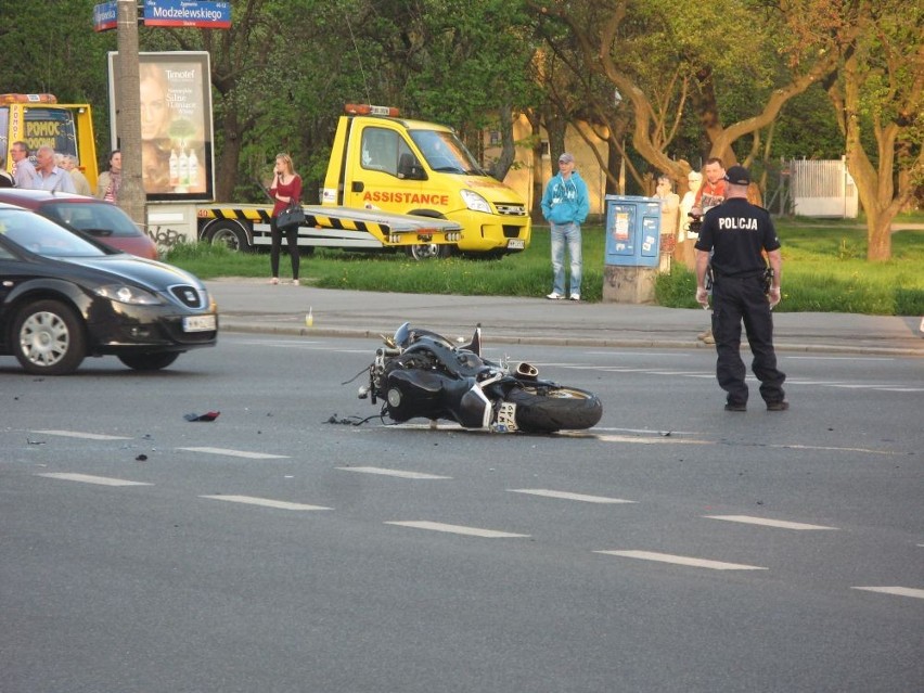 Śmiertelny wypadek na skrzyżowaniu Modzelewskiego i Alei Wilanowskiej