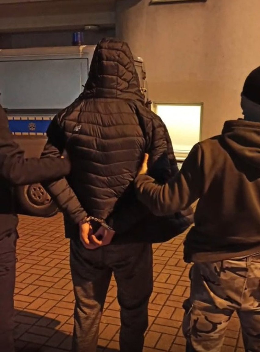 Bydgoszcz. Policjanci sprawdzają kierowców analizatorem narkotyków