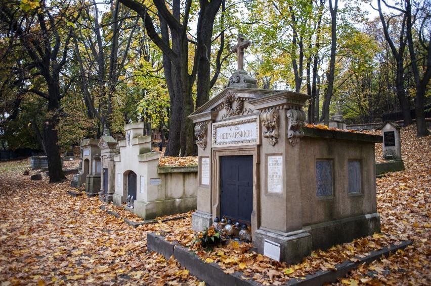 Stary cmentarz w Podgórzu. Niezwykła zabytkowa nekropolia 