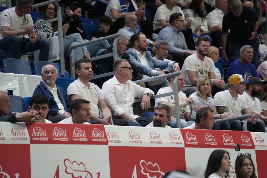 Kibice i cheerleaderki w meczu Anwil Włocławek - Legia Warszawa 71:77 - półfinał EBL 2021/22 [zdjęcia]