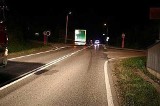 Tragiczny wypadek w Ustroniu. Motorowerzysta wjechał pod ciężarówkę, zginął na miejscu