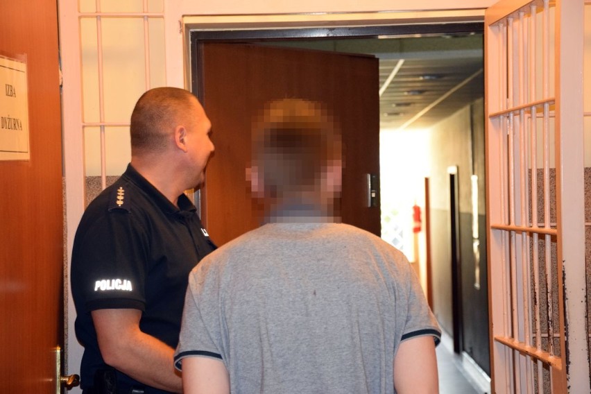 Nadmorska Kronika Policyjna: Pucka policja zatrzymała handlarza narkotytków: 19-latek może spędzić do 10 lat za kratkami